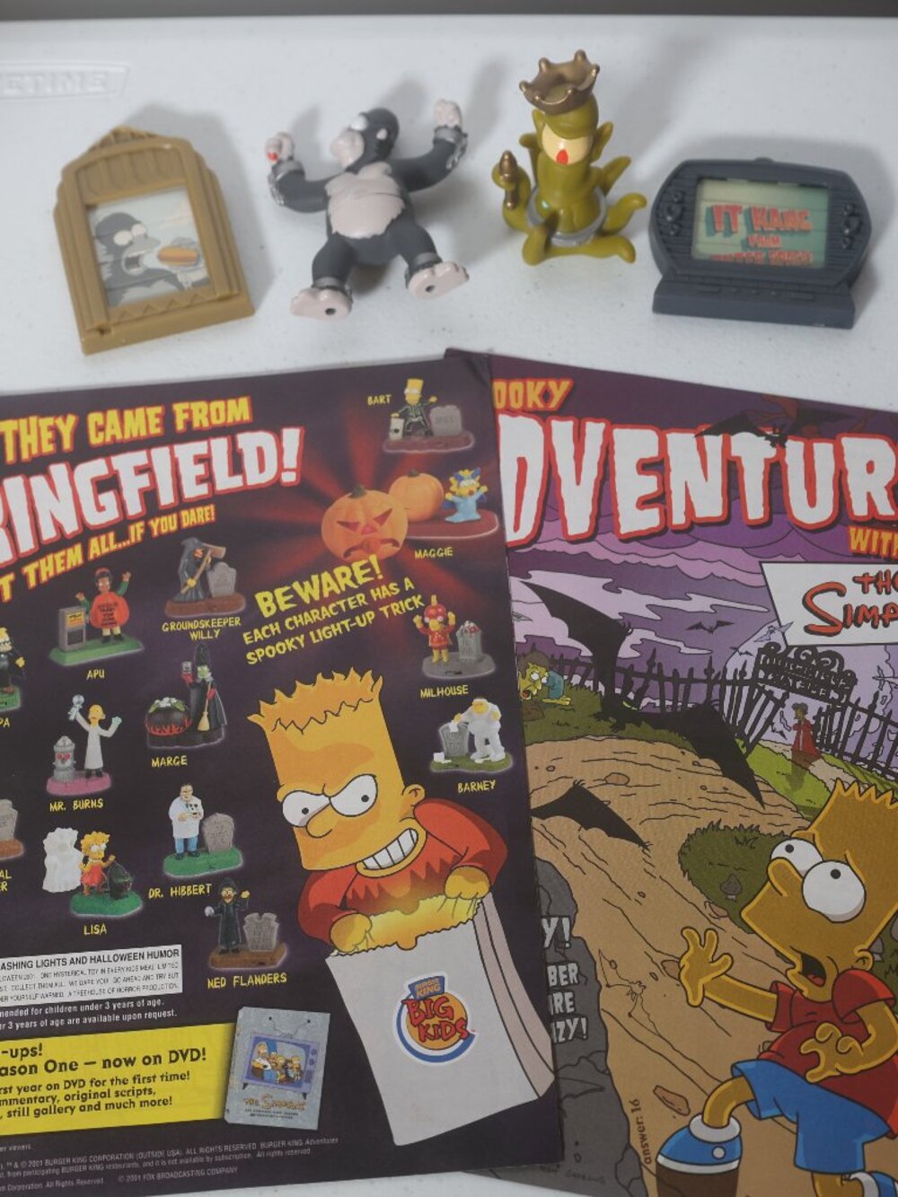 Vintage 2002 Simpsons Burger King Halloween Lot King Kong Homer Toy Activity Bk